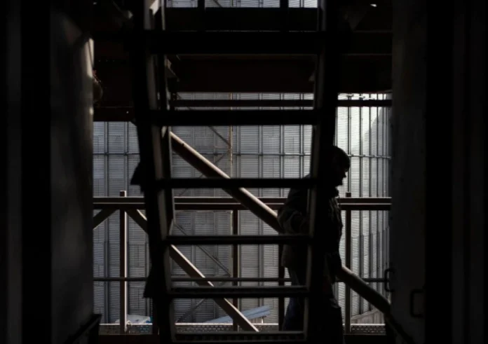 Παγκόσμιο μπλακ άουτ – Η τρομακτική προειδοποίηση της ΑΙ για το πότε η Γη θα βυθιστεί στο σκοτάδι
