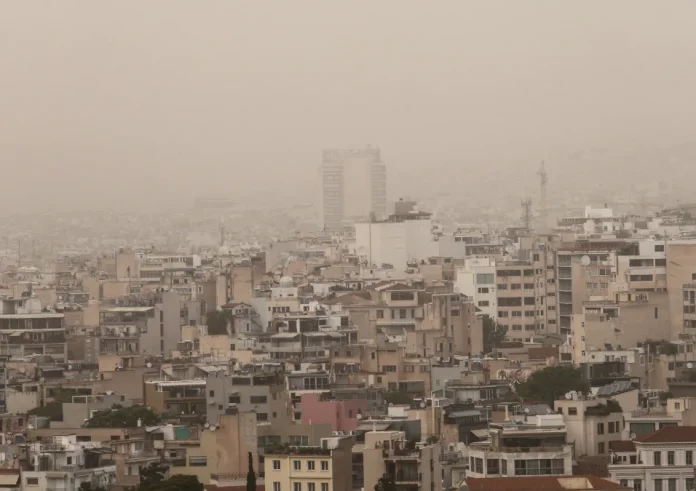 Καιρός: Επιμένει για λίγο ακόμα η αφρικανική σκόνη – Πού αναμένονται καταιγίδες σήμερα