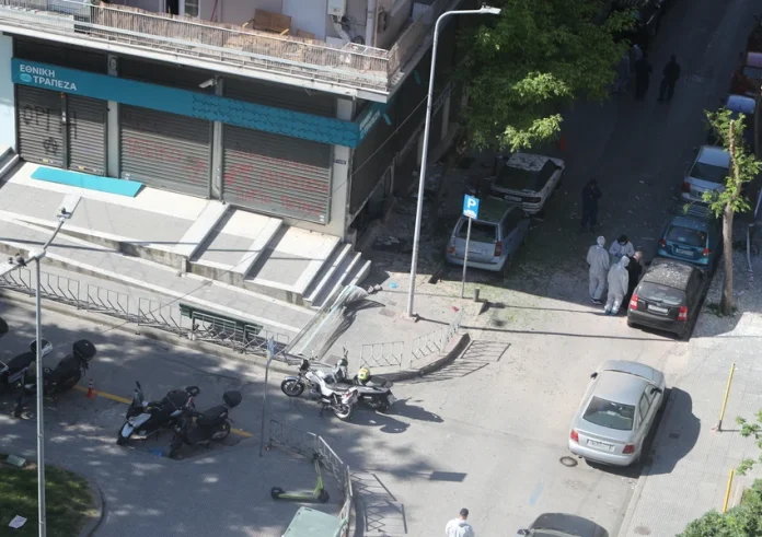 Έκρηξη στη Θεσσαλονίκη: Bρέθηκαν πυροκροτητές και εκρηκτική ύλη στο σπίτι της νεκρής γυναίκας