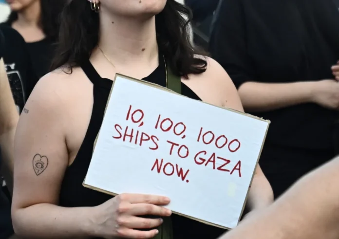 March to Gaza: Δεκάδες Έλληνες ακτιβιστές κρατούνται αναίτια στο αεροδρόμιο του Καΐρου
