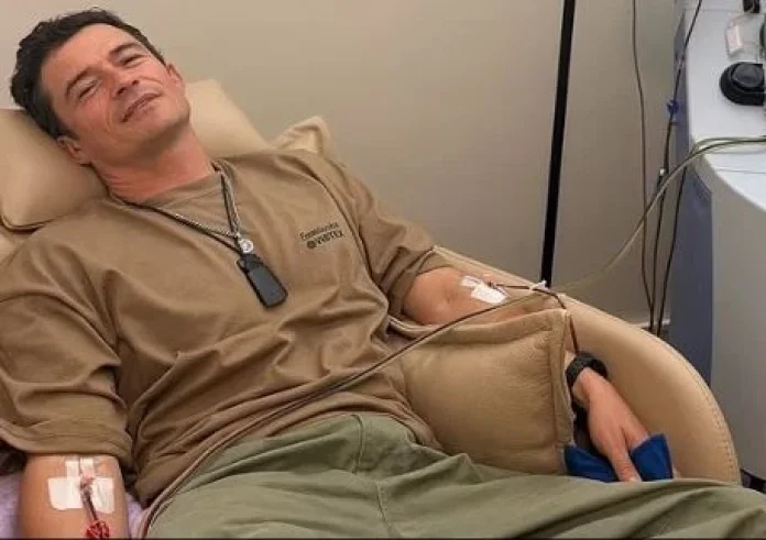 Ορλάντο Μπλουμ: Αφαίρεσε με αμφιλεγόμενη θεραπεία μικροπλαστικά και τοξικά χημικά από το αίμα του