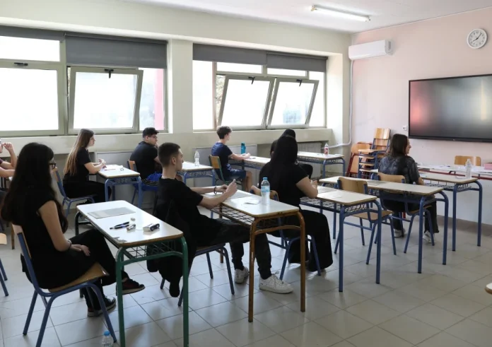 Πανελλήνιες 2025, ΕΠΑΛ – Μαθηματικά: Εύκολα τα θέματα στην Άλγεβρα. Απαντήσεις - Βίντεο