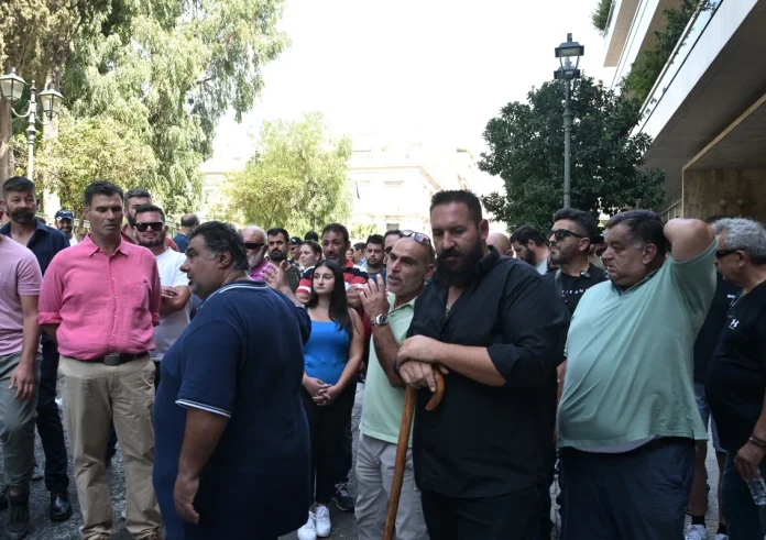 Μαξίμου: Συγκέντρωση κτηνοτρόφων – «Ξεκληρίζονται χωριά ολόκληρα»