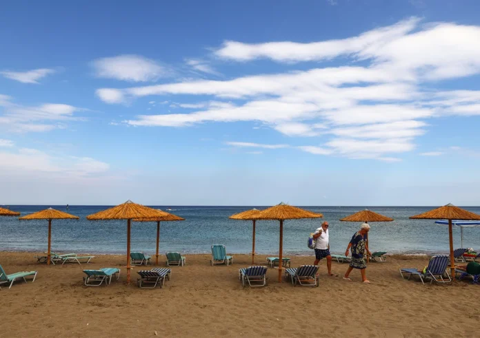 Καιρός: Ζέστη, ισχυροί άνεμοι και ξηρές καταιγίδες – Πού χρειάζεται ιδιαίτερη προσοχή