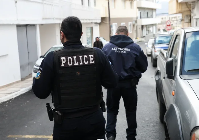 Επιχείρηση ΕΛ.ΑΣ. στην Κρήτη: Εγκληματική οργάνωση πίσω από ναρκωτικά, όπλα και εκβιασμούς