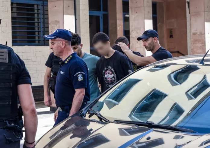 Προφυλακίστηκαν οι δύο νεαροί για τις φωτιές στα Συχαινά Πάτρας – Ομολόγησε ο ένας