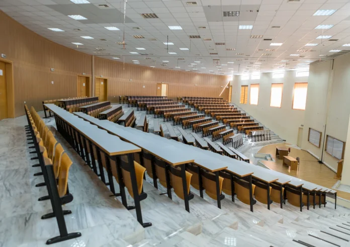 Τελευταία ευκαιρία για τους αιώνιους φοιτητές - Τι προβλέπεται με τη νέα ρύθμιση