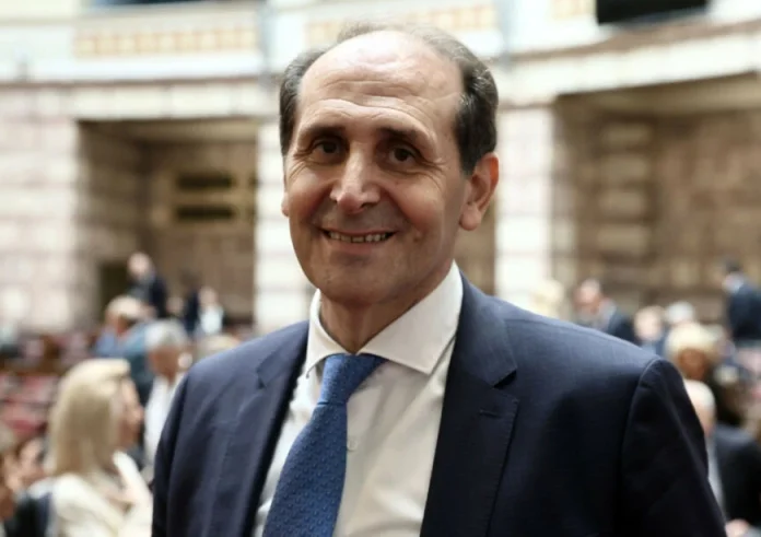 Αλεξάνδρεια Ημαθίας: Σε κλίμα συγκίνησης η κηδεία του Απόστολου Βεσυρόπουλου