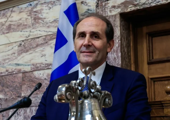 Θρήνος για τον Απόστολο Βεσυρόπουλο – Κατέρρευσε στη Χαλκιδική σε ηλικία 59 ετών