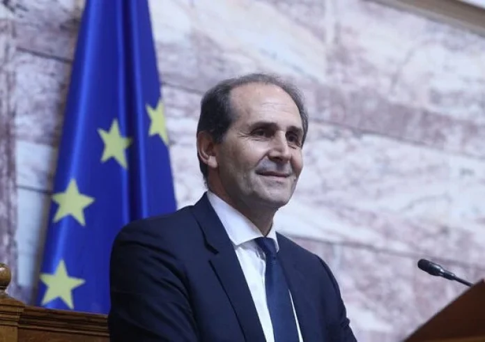 Απόστολος Βεσυρόπουλος: Έφυγε από ανακοπή – Μάχη 1 ώρας από διασώστες χωρίς αποτέλεσμα