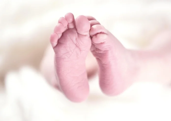 Σκωτία: 27χρονη κατηγορείται ότι σκότωσε το μωρό της με πιστολάκι μαλλιών