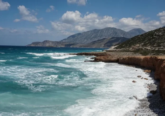 Καιρός: Ηλιοφάνεια, δυνατοί βοριάδες και μικρή πτώση θερμοκρασίας τις επόμενες ημέρες