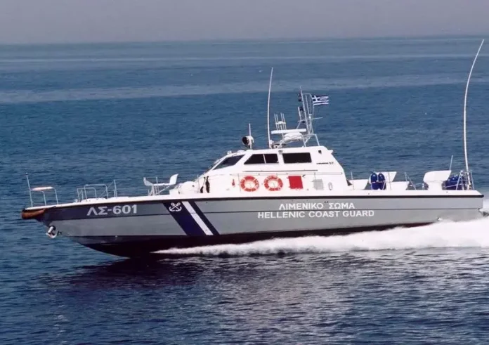 Μαζικές διασώσεις μεταναστών σε Κρήτη και Κυκλάδες – Συλλήψεις διακινητών
