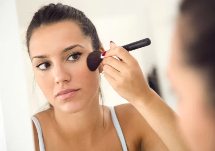 Microblush Makeup: Το trend που φέρνει ροδαλή λάμψη χωρίς υπερβολές