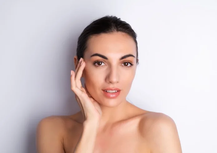 Butter Skin: Το trend της «κρεμώδους» λάμψης – Πλήρης ρουτίνα για λεία, ενυδατωμένη επιδερμίδα χωρίς υπερβολές