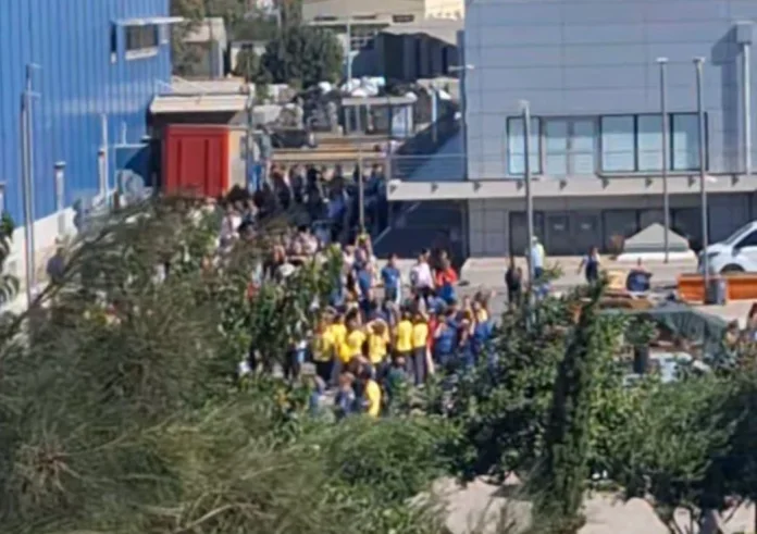 Συναγερμός και εκκένωση στο River West — Τηλεφώνημα για βόμβα