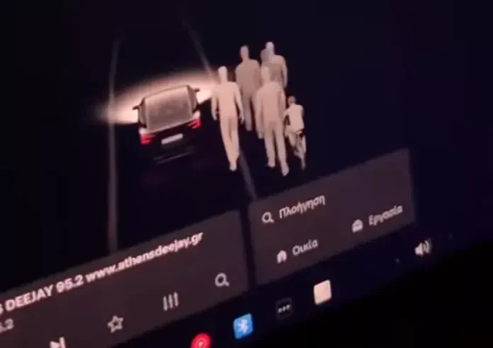 Viral στην Ελλάδα: Το Tesla που «είδε φαντάσματα» έξω από νεκροταφείο