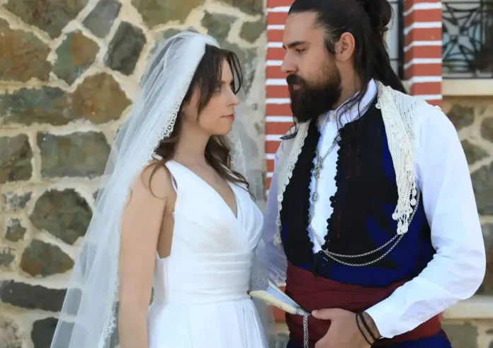 Η Γη της Ελιάς: Τι θα γίνει στα επόμενα επεισόδια. Ο γάμος και το φιλί που τα αλλάζει όλα