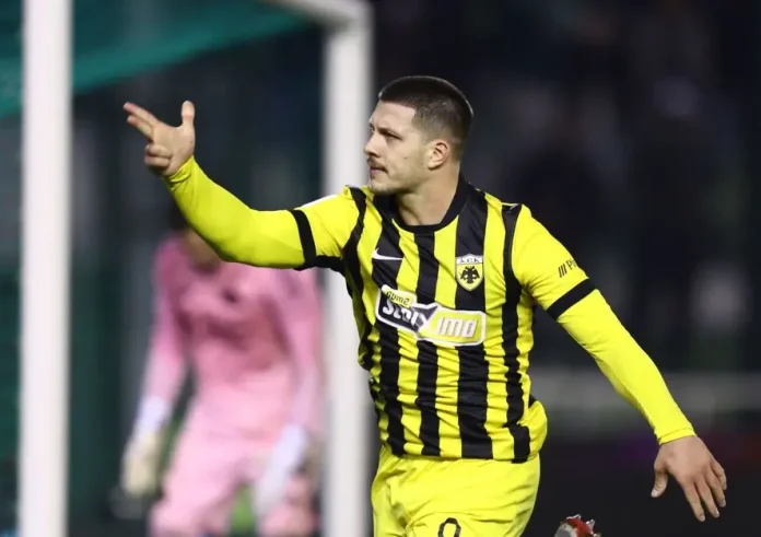 Η ΑΕΚ λύγισε τον Παναθηναϊκό 3-2 με χατ-τρικ Γιόβιτς σε ένα ντέρμπι γεμάτο ένταση