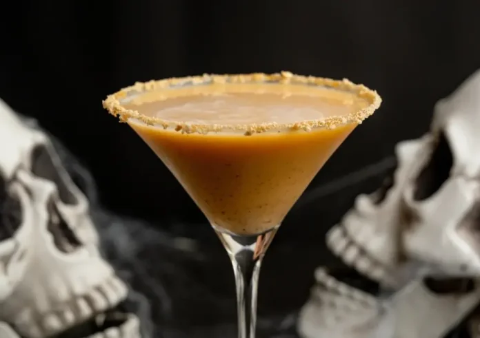 Pumpkin Martini: Το απόλυτο Halloween κοκτέιλ με άρωμα κολοκύθας