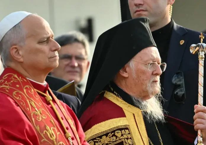 Συνάντηση-ορόσημο στο Φανάρι: Υπογραφή κοινής διακήρυξης από Πάπα Λέων ΙΔ' και Πατριάρχη Βαρθολομαίο