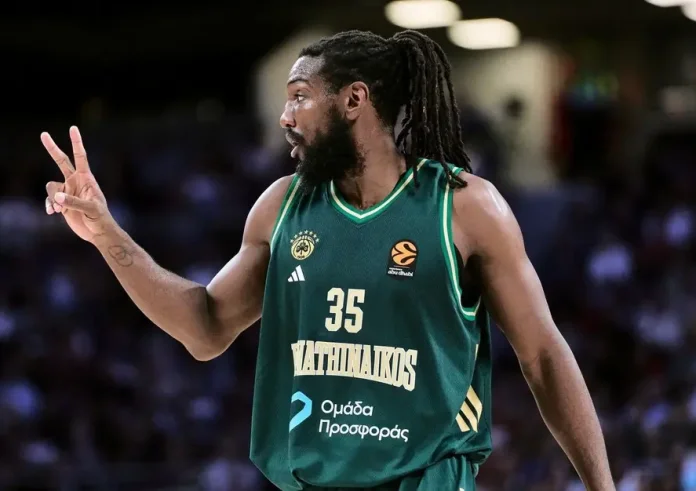 Η τρυφερή ιστορία του Κένεθ Φαρίντ: Ο NBAer που μεγάλωσε με δύο μητέρες και έγινε σύμβολο αποδοχής