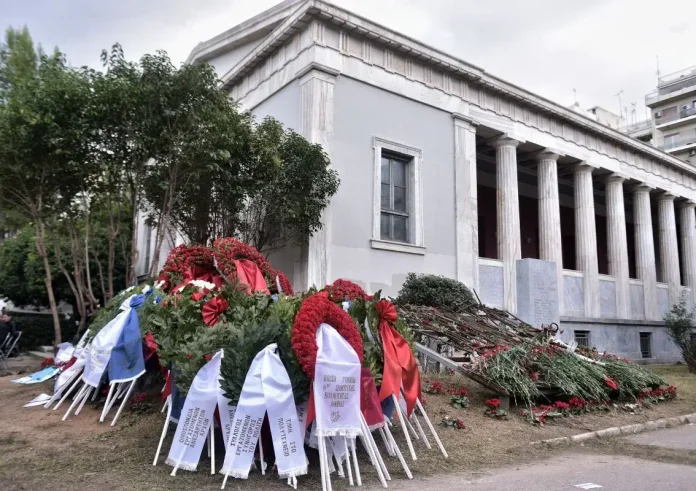 Πολυτεχνείο 2025: Άνοιξαν οι πύλες για τον τριήμερο εορτασμό – Ποιοι δρόμοι κλείνουν