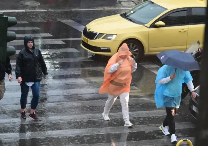 Αλλάζει ραγδαία ο καιρός: Από τα «φθινοπωρινά» Χριστούγεννα σε ψυχρή Πρωτοχρονιά