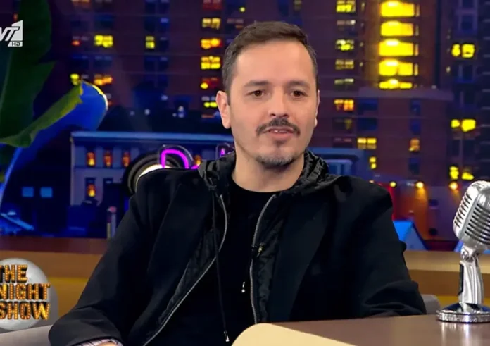 Γιατί κατέβηκε η ανάρτηση του Αλέξανδρου Τσουβέλα για τον Χριστό – «Να σας χαίρεται η μαμά σας», απαντά ο κωμικός