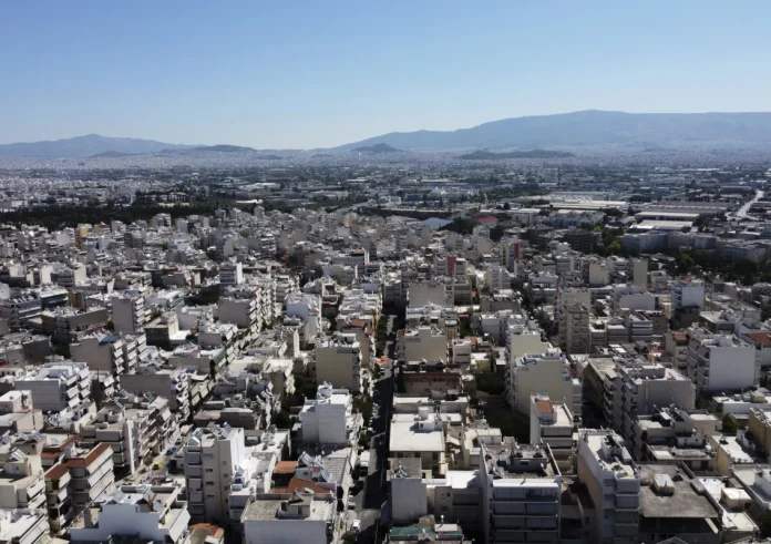 Στεγαστική «ανάσα»: Διπλό ενοίκιο σε 50.000 εργαζόμενους και τέλος στο Airbnb σε περιοχές της Θεσσαλονίκης – Τι είναι το «Κατασκευάζω-Νοικιάζω
