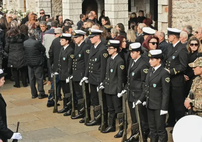 Η Βουλή «υιοθετεί» το παιδί του ήρωα λιμενικού: Η θεσμική στήριξη και το παρασκήνιο με τον Κικίλια