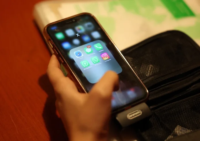 Απαγόρευση στα social media για ανηλίκους: Προστασία ή περιορισμός;