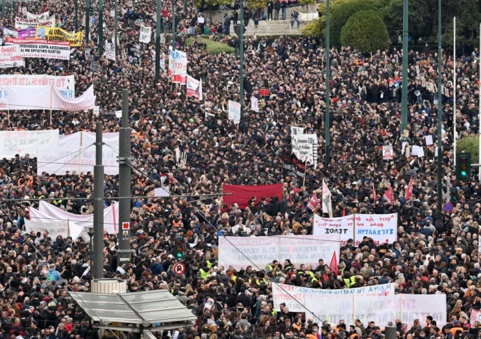 Απεργία 28 Φεβρουαρίου για τα Τέμπη: Χωρίς τρένα και πλοία η χώρα – Πώς θα κινηθούν τα Μέσα Μεταφοράς