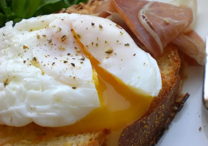 Χαλασμένο αυγό: Τι συμβαίνει αν το καταναλώσετε και πώς να το αναγνωρίσετε εγκαίρως