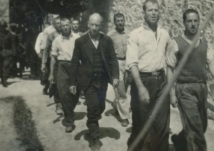 Στην Ελλάδα οι σπάνιες φωτογραφίες από τις εκτελέσεις των 200 στην Καισαριανή