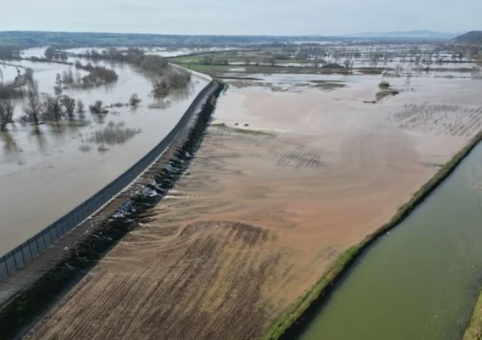 Λιμνοθάλασσα ο Έβρος: Ώρες αγωνίας για τους κατοίκους – «Ούτε σε δύο μήνες δεν θα στεγνώσει ο νομός»