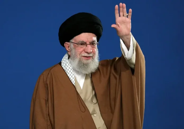 Ανατροπή με Χαμενεΐ: Το Ιράν διαψεύδει τις φήμες για τον θάνατό του – «Είναι ζωντανός»