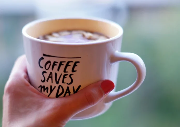 Γιατί ο καφές σου έχει άλλη γεύση όταν έχει φασαρία; Ο απίθανος παράγοντας που δεν φανταζόσουν