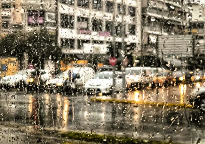 Κακοκαιρία με ισχυρές βροχές και καταιγίδες: Πώς θα εξελιχθεί ο καιρός το εορταστικό τριήμερο