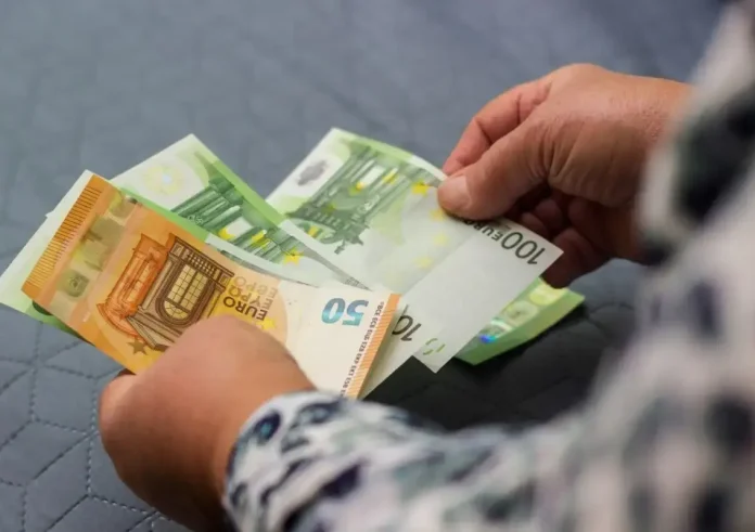 Συντάξεις Μαρτίου 2026: Νωρίτερα οι πληρωμές λόγω Καθαράς Δευτέρας – Οι ημερομηνία ανά Ταμείο