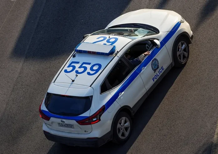 Θρίλερ στη Βούλα: 55χρονος βρέθηκε νεκρός με τραύματα από μαχαίρι – Όλα τα ενδεχόμενα ανοιχτά