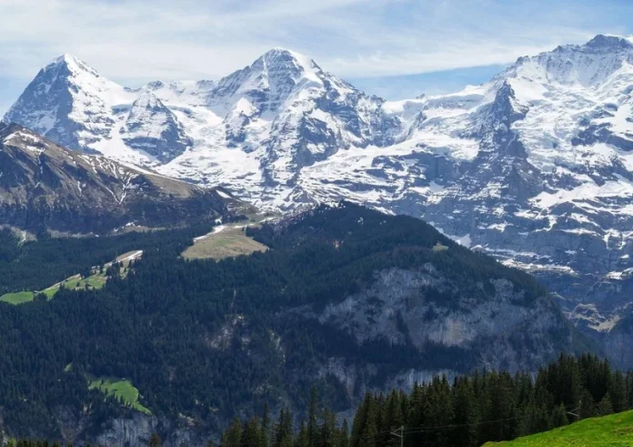 Τραγωδία στις Άλπεις: Άφησε την κοπέλα του στο βουνό, πήγε να φέρει βοήθεια. Πέθανε από το κρύο