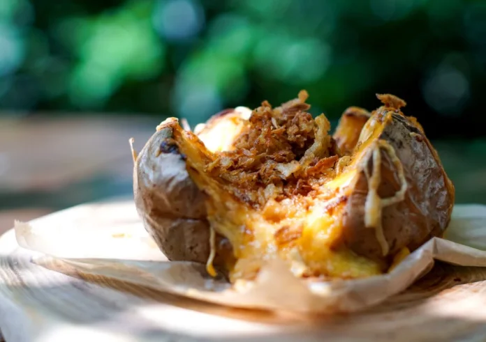 Viral TikTok Συνταγή: Γεμιστές πατάτες Taco με 43g πρωτεΐνης