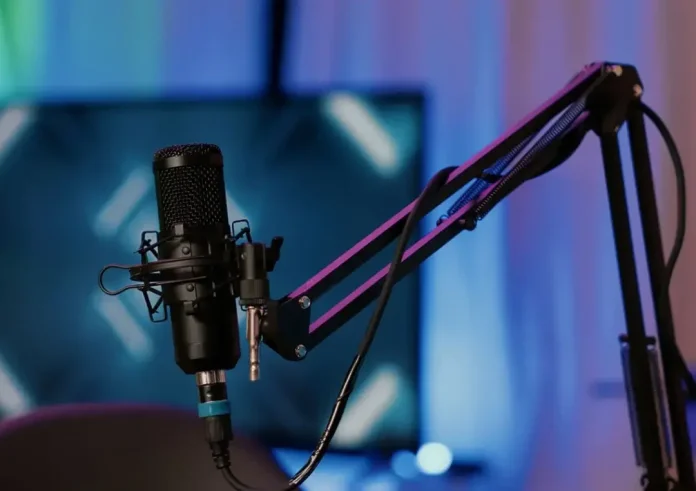 Πώς να ξεκινήσετε το δικό σας Podcast με μηδενικό budget: Οδηγός για αρχάριους