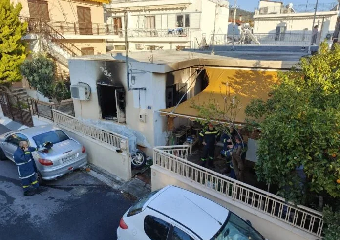 Βόλος: Νεκρές μητέρα και κόρη από φωτιά σε σπίτι. Σοβαρά τραυματισμένος ο εγγονός