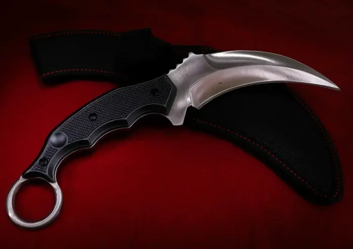 Αιματηρό Επεισόδιο στον Άγιο Παντελεήμονα: Μαχαίρωσαν Μαθητή με Karambit