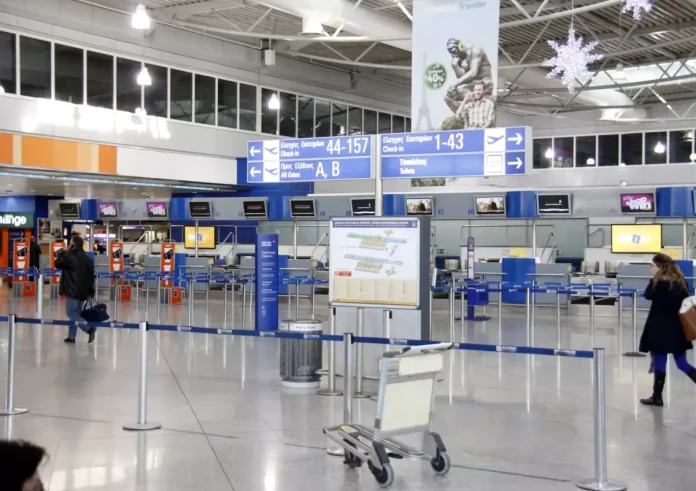 Πτήσεις από «Ελ. Βενιζέλος»: Συνεχίζονται οι ακυρώσεις λόγω κρίσης στη Μέση Ανατολή