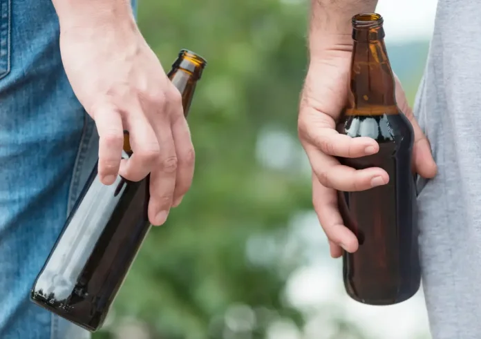 Απαγόρευση πώλησης προϊόντων καπνού και αλκοόλ σε ανηλίκους: Νέες ρυθμίσεις και ερωτήσεις