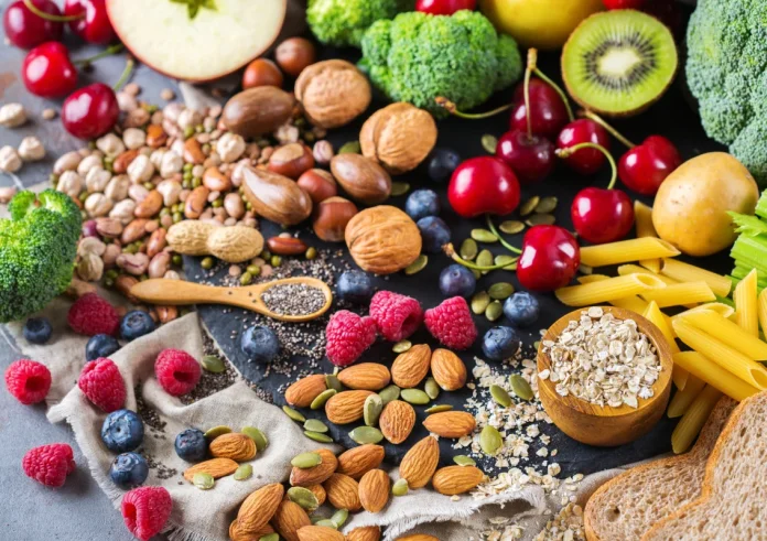 Τι να τρώτε για να χάσετε λίπος: Αποτελεσματικές τροφές και ροφήματα για απώλεια βάρους