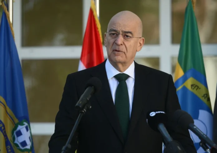 Δένδιας: «Το Ιράν δεν μπορεί να χτυπήσει την Ελλάδα» – Τι απαντά για τα drones στη Σούδα